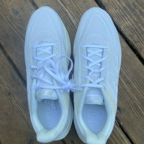 New Balance | Shoes | New New Balance White Athletic  display picture 1